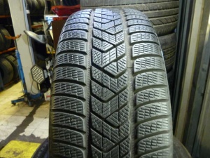 19 235 55 Pirelli Scorpion Winter