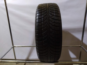 18 23560 Bridgestone Blizzak LM8 (2)