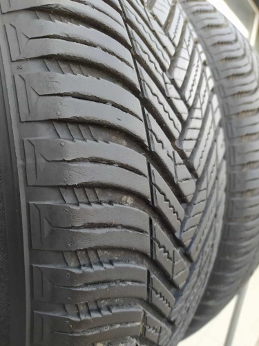 Шины Hankook Kinergy 4S H740 215/60 R16 -- б/у 5