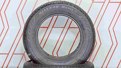 Шины Bridgestone Blizzak Revo2 185/65 R14 -- б/у -