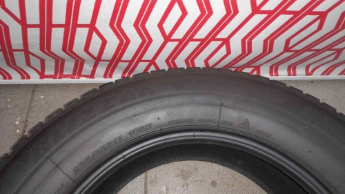 Шины Bridgestone Blizzak LM-80 EVO 235/65 R17 -- б/у 5