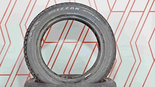 Шины Bridgestone Blizzak Spike-01 205/55 R16 -- б/у 3