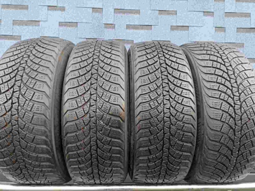 Шины Kumho WinterCraft WP71 215/55 R17 -- б/у 6