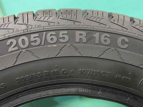 Шины Continental VancoWinter 2 205/65 R16C -- б/у 6