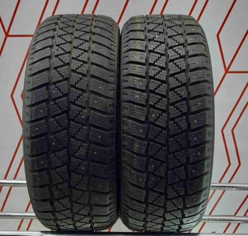 Шины Hankook Winter Radial W404 215/55 R16 -- б/у 3.5