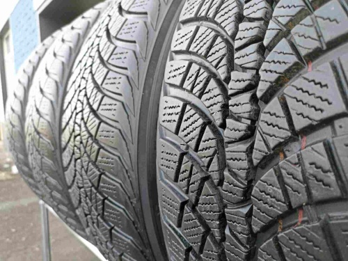 Шины Kumho WinterCraft WP71 215/55 R17 -- б/у 6