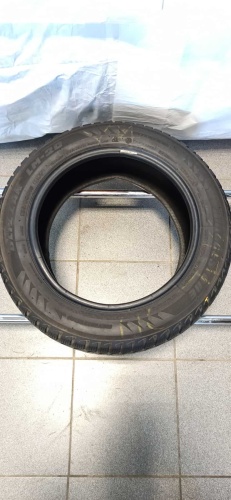 Шины Bridgestone Blizzak LM-20 185/60 R15 -- б/у 6