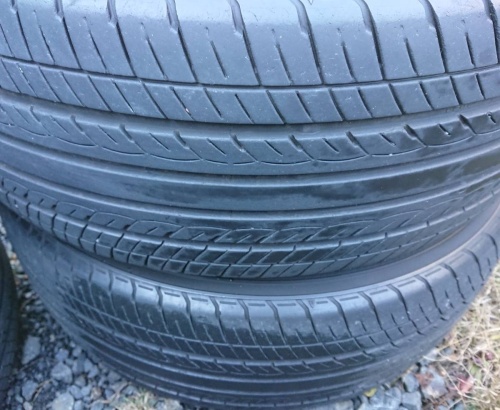 Шины Yokohama dB Decibel E70 215/55 R16 -- б/у 5