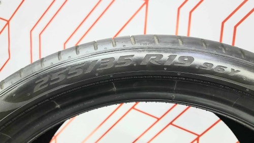 Шины Pirelli P Zero 255/35 R19 -- б/у 5