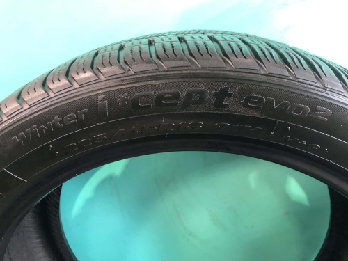 Шины Hankook Winter I'Cept Evo2 W320 225/45 R18 -- б/у 6