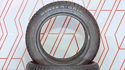 Шины Sunny Winter Grip 215/55 R16 -- б/у 3.5