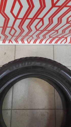 Шины Goodyear Ultragrip Ice Arctic 215/55 R16 -- б/у 5