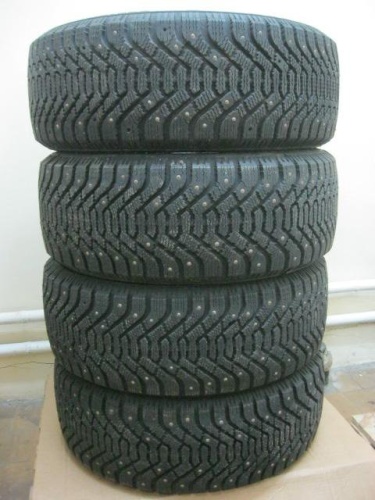 Шины Goodyear UltraGrip 500 195/60 R15 -- б/у 3.5