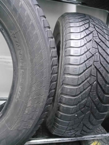 Шины Yokohama W.Drive V905 215/65 R16 -- б/у 5