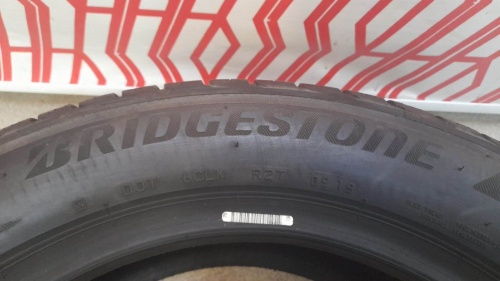 Шины Bridgestone Turanza T001 215/55 R17 -- б/у 5.5